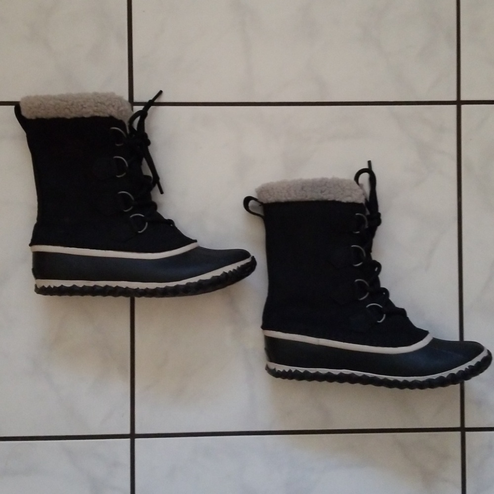 Sorel slim fit winter boots